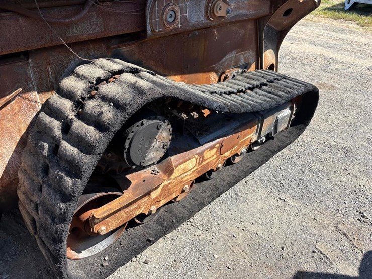 2025-deere-333g-image-8