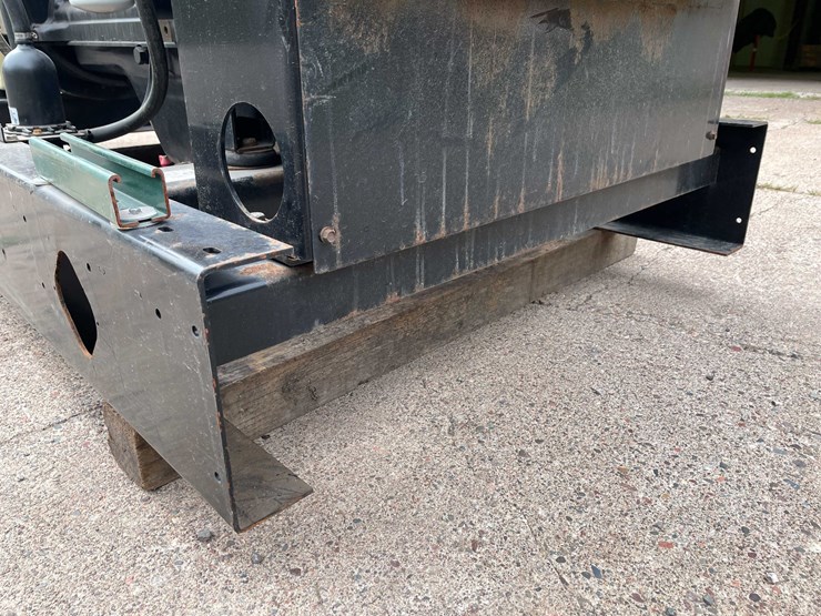 2010-john-deere-6-image-54