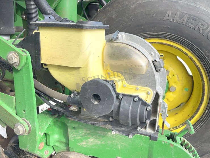 john-deere-1790-image-23