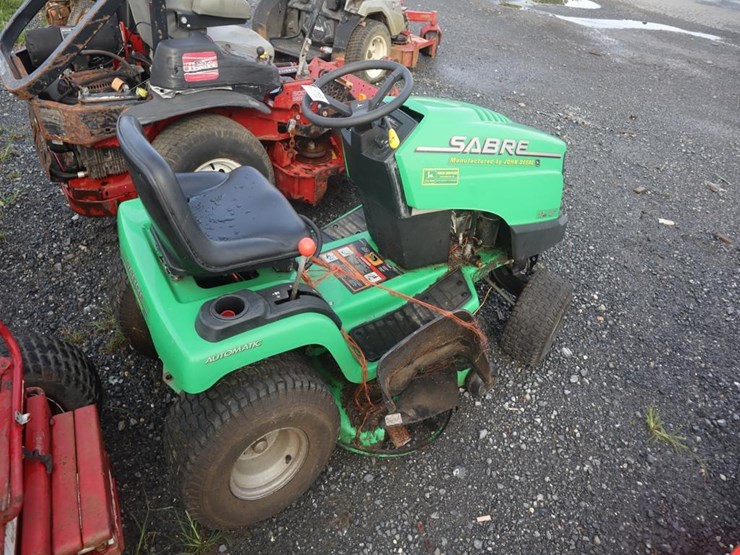 john-deere-sabre-riding-mower-image-7