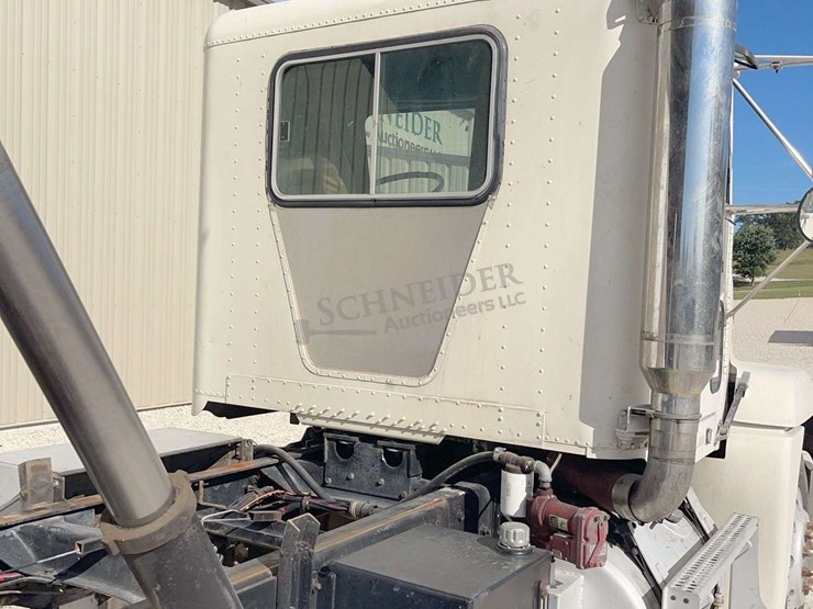 1989-freightliner-tandem-axle-grain-truck-image-65