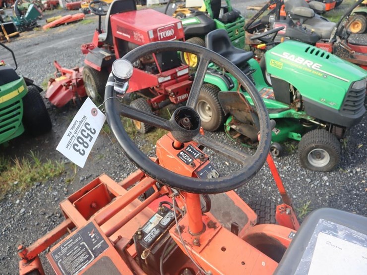 gravely-master-zero-turn-mower-image-15