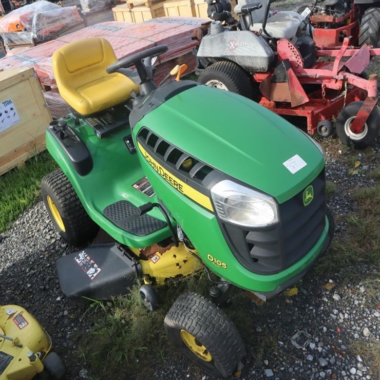 JOHN DEERE D105