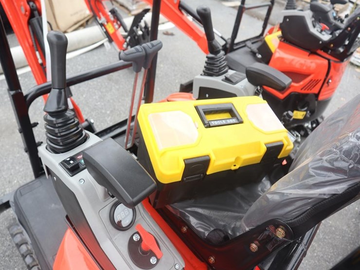 tpm-20kh-mini-excavator-image-10