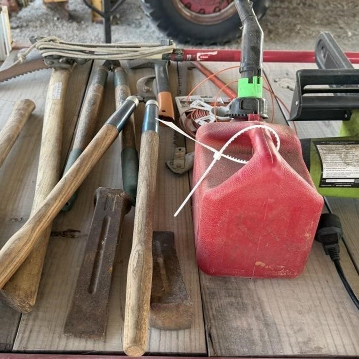 SL- Assorted Yard Tools