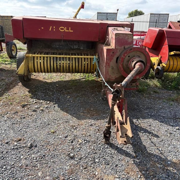 NEW HOLLAND 275
