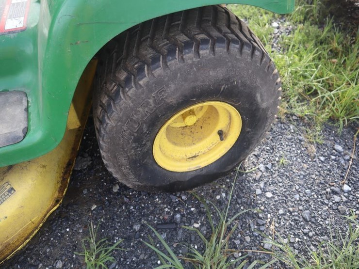 john-deere-lt155-riding-mower-image-12
