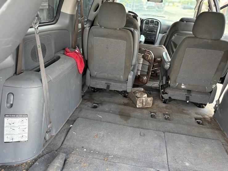 2005-dodge-grand-caravan-sxt-image-21