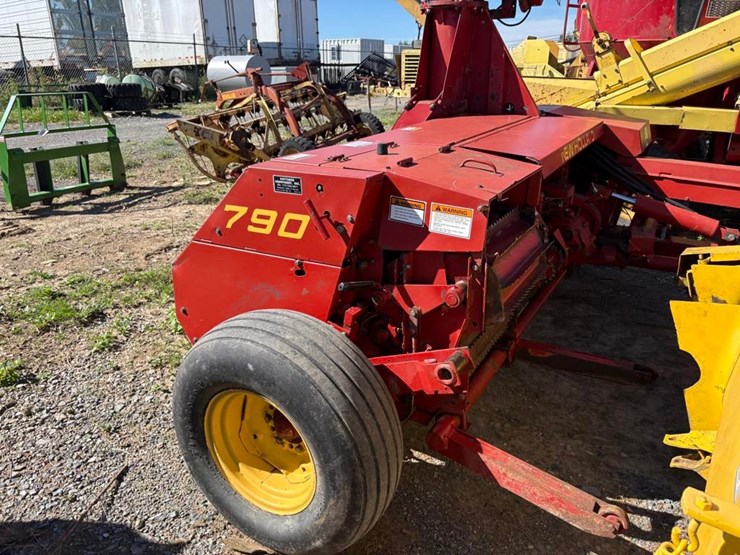 new-holland-790-image-7
