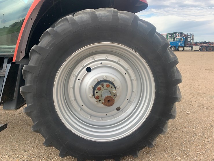 case-mxm-175--tractor-image-10