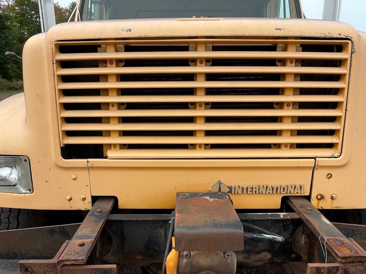 international-4900-image-19