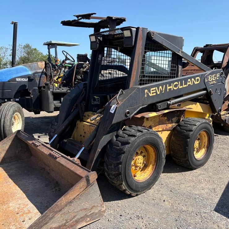 NEW HOLLAND LX885
