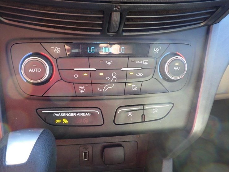 2017-ford-escape-image-24