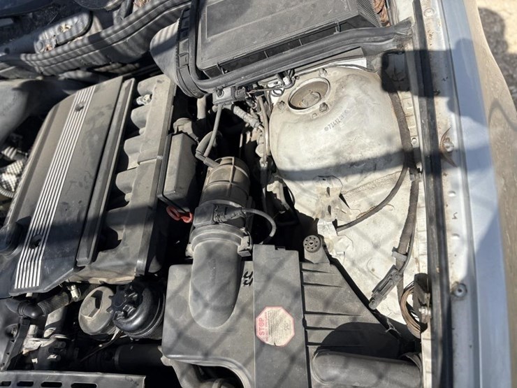 l1---2001-bmw-530i-image-9