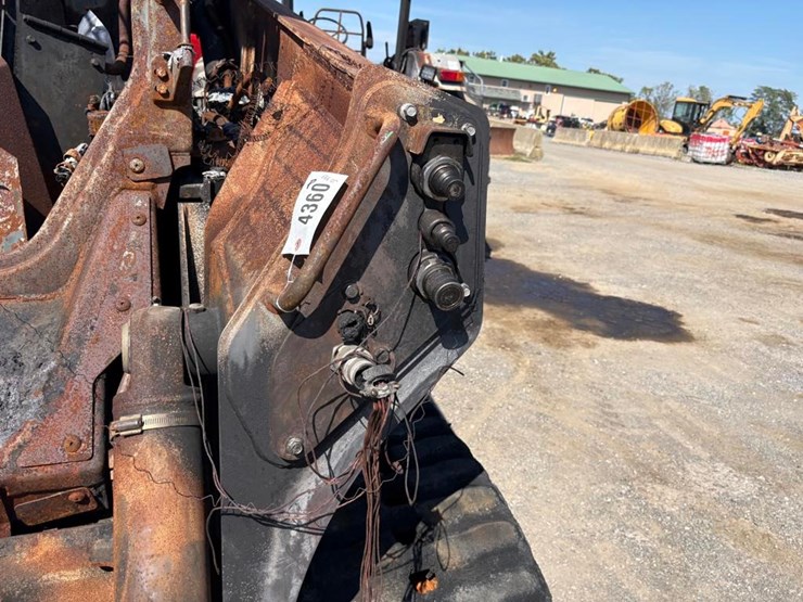 2025-deere-333g-image-13
