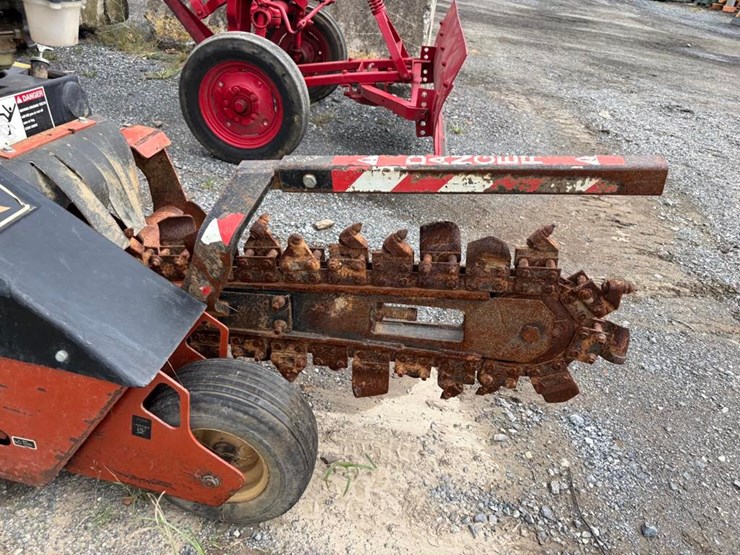 ditch-witch-1020-image-3