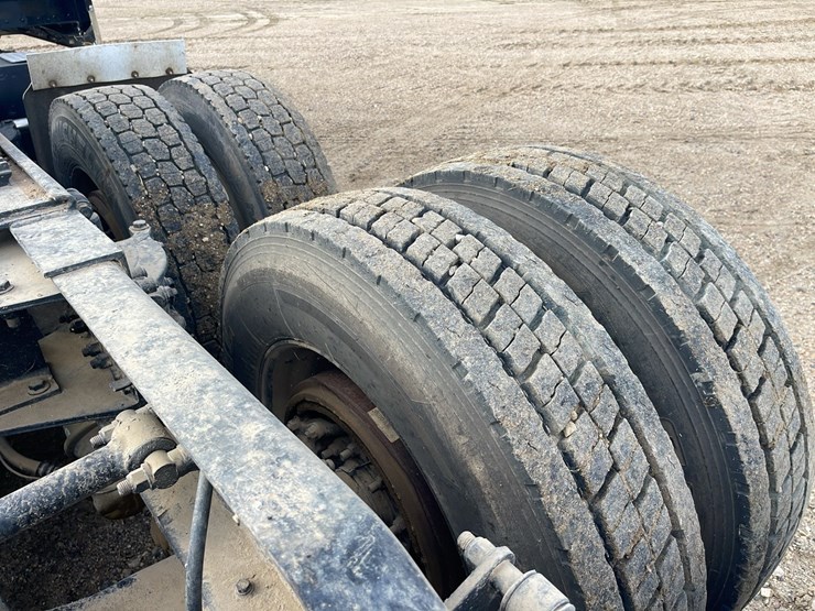 peterbilt-389-image-20