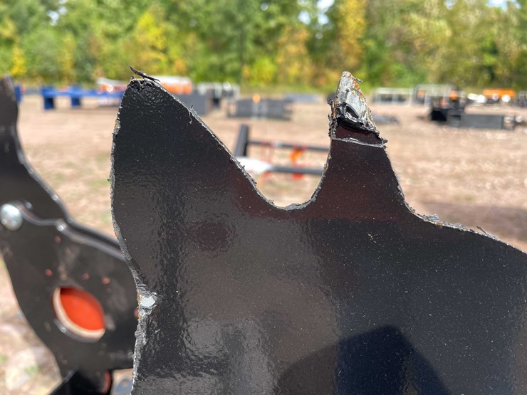 #5435-•-3/8-in.-ar500-steel-coyote-shooting-target-with-heart-flapper-image-8