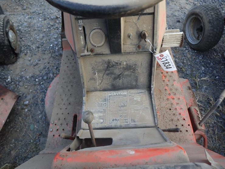allis-chalmers-808-gt-lawn-&-garden-tractor-image-17