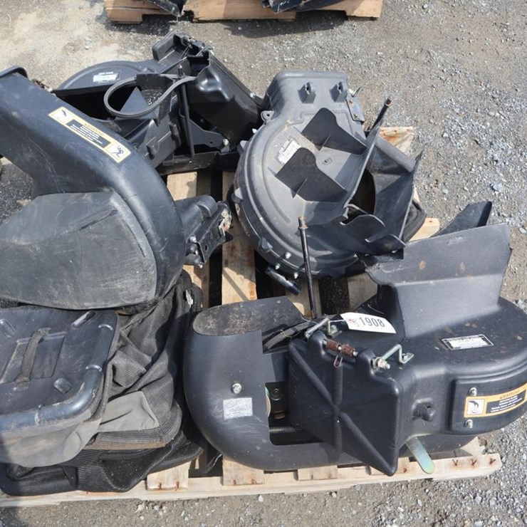 John Deere Bagger/Blower Lot