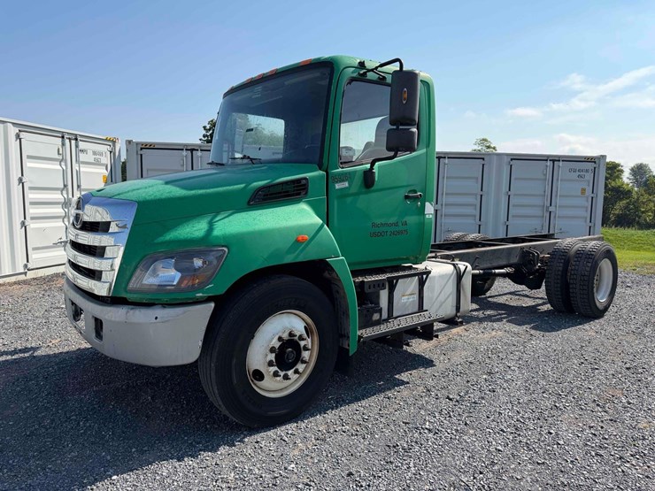 2013-hino-338-image-1