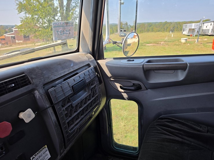 2012-peterbilt-382-image-79