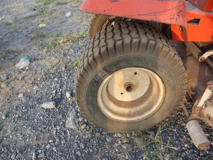 allis-chalmers-610-lawn-&-garden-tractor-image-9