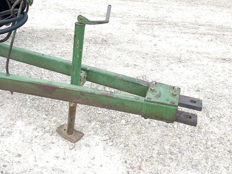 john-deere-235-image-9