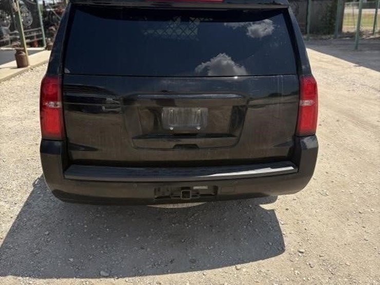 2019-chevrolet-tahoe-image-4