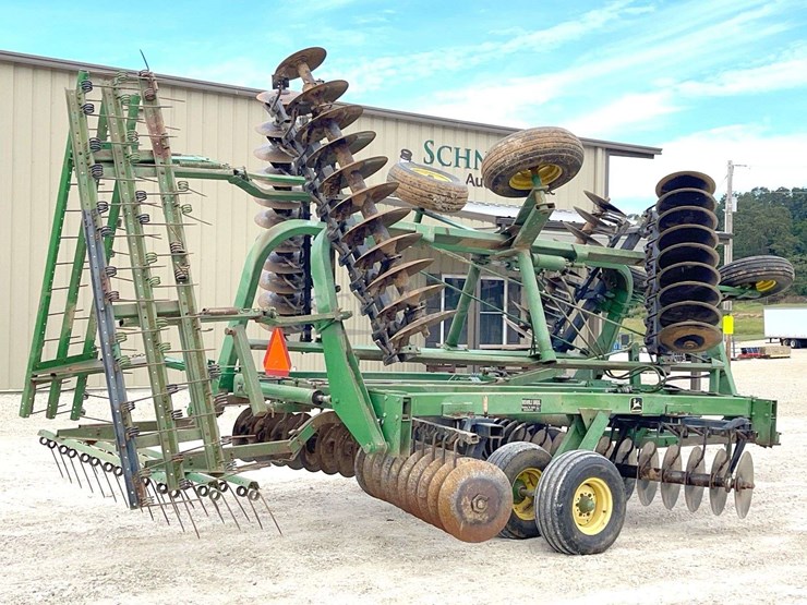 john-deere-235-image-5