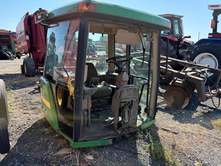john-deere-9400-cab-image-2