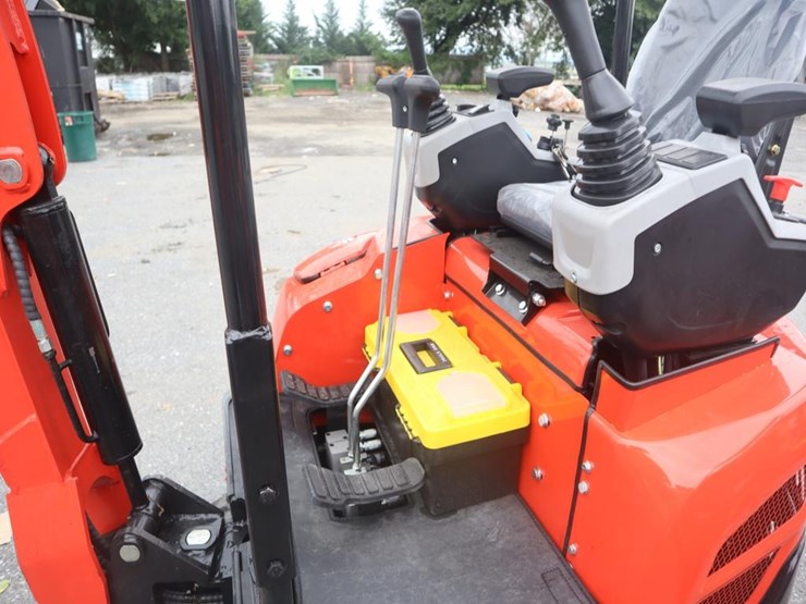tpm-18hh-mini-excavator-image-10