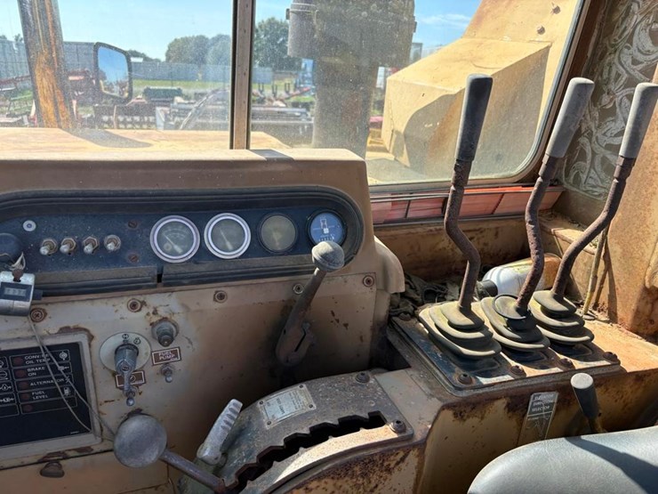 caterpillar-615-image-20