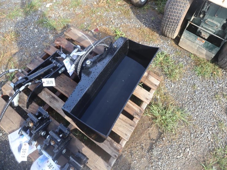 tpm-32"-hydraulic-tilt-bucket-image-2