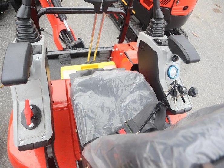 tpm-18hh-mini-excavator-image-11