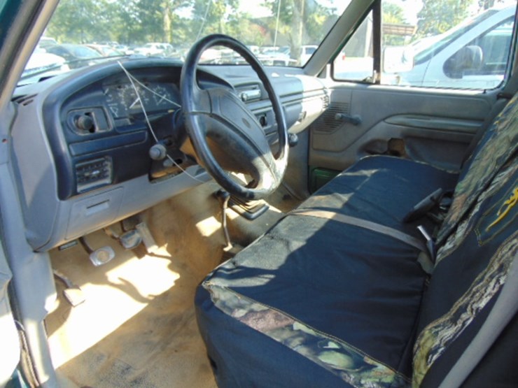 1996-ford-f150-xl-image-2