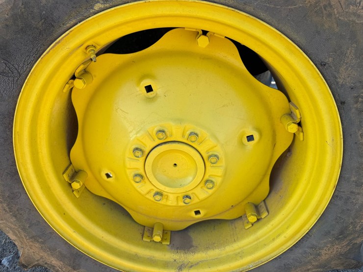 john-deere-1050-image-8