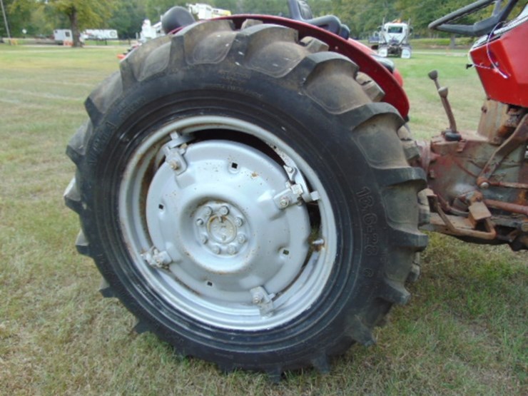 massey-ferguson-235-image-4