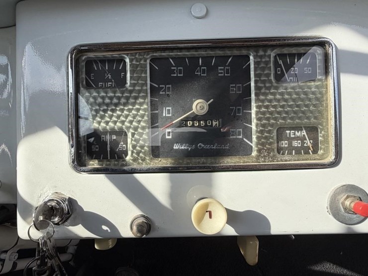 offsite--1949-willy's-jeepster-image-9