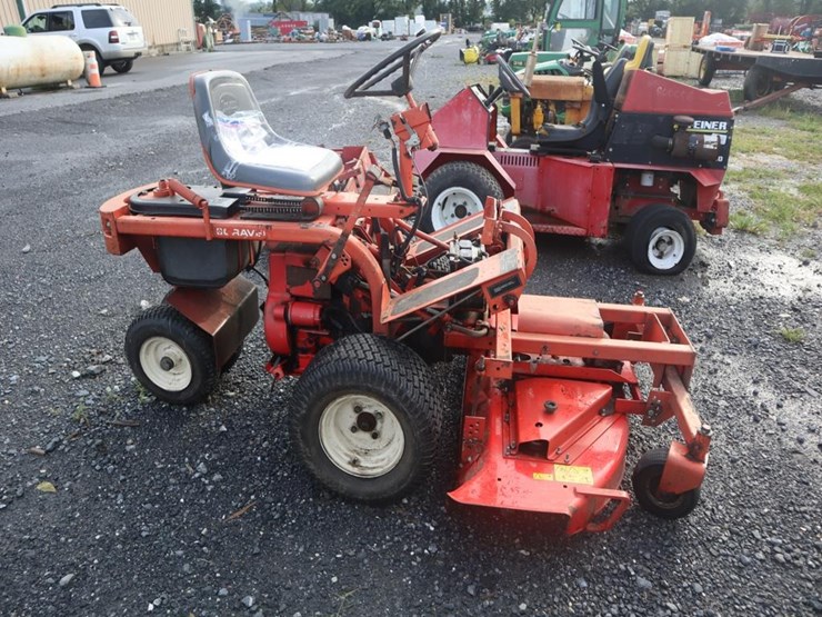 gravely-master-zero-turn-mower-image-8
