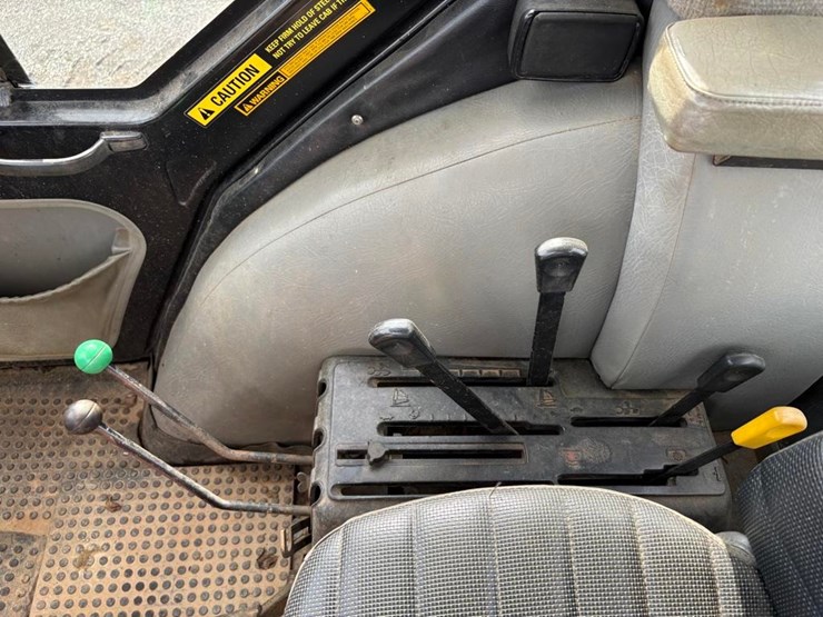 case-ih-685-image-23