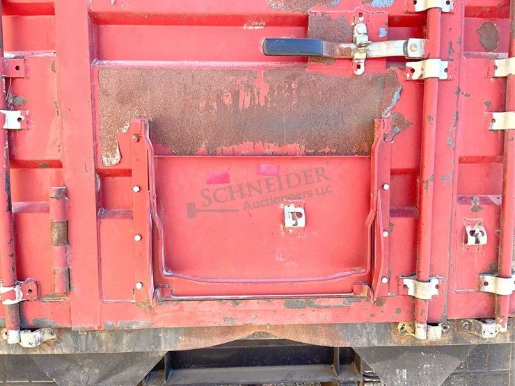 2002-chevrolet-c7500-single-axle-grain-truck-image-29