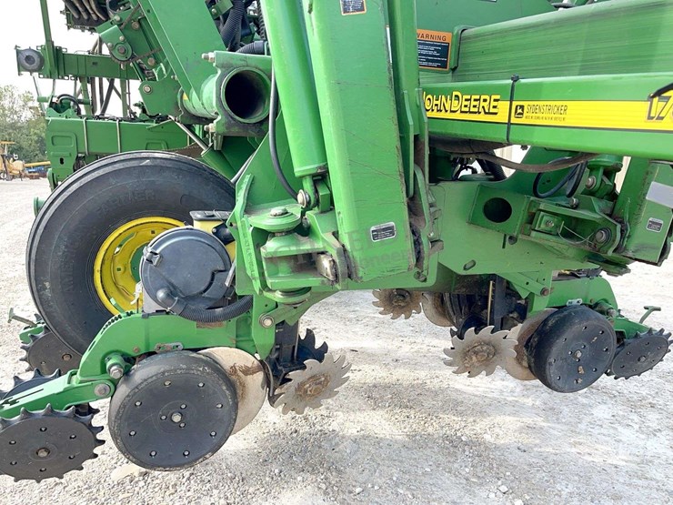 john-deere-1790-image-17