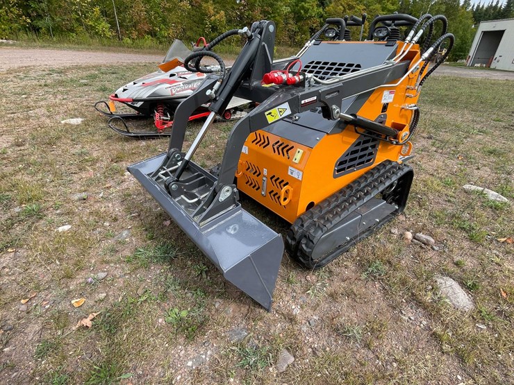 #5054-•-2026-landhonor-lhr-me380r3a-mini-skid-steer-loader-image-1