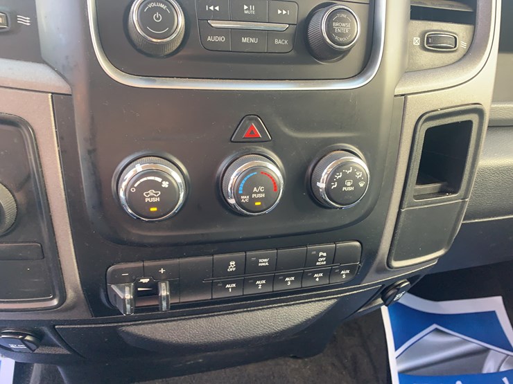 2017-dodge-2500-image-17