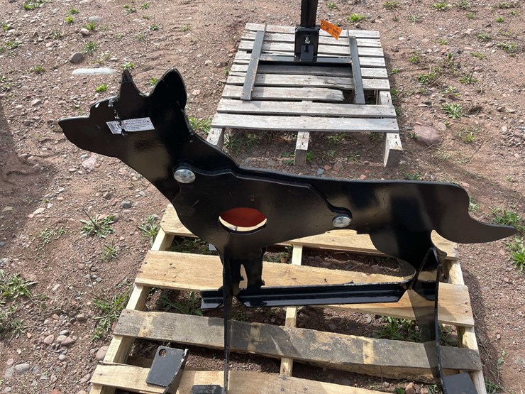 #5435-•-3/8-in.-ar500-steel-coyote-shooting-target-with-heart-flapper-image-3