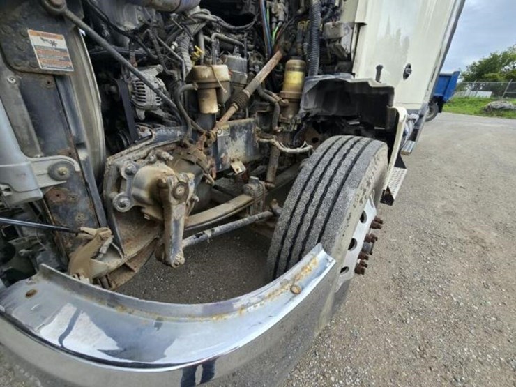 2016-kenworth-t680-image-30