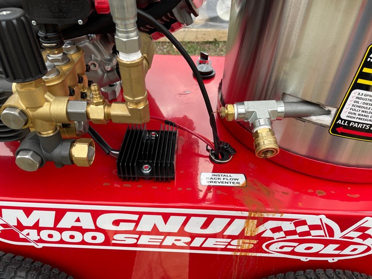 #5496-•-2026-magnum-4000-gold-portable-hot-water-pressure-washer-image-7