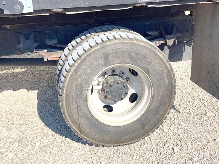 2002-chevrolet-c7500-single-axle-grain-truck-image-69