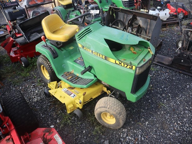 john-deere-lx173-image-1
